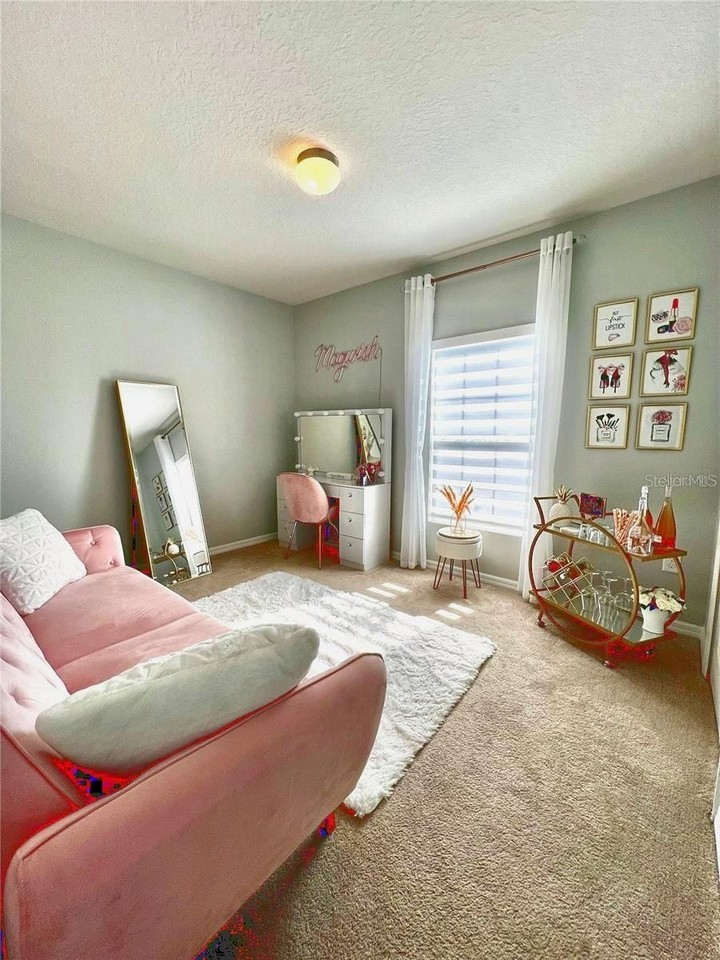 239 Oleander St - Photo 6 of 15