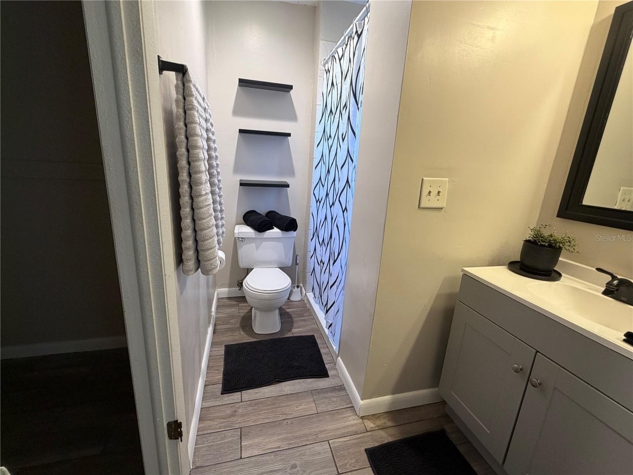 511 Cocoplum Dr - Photo 6 of 14