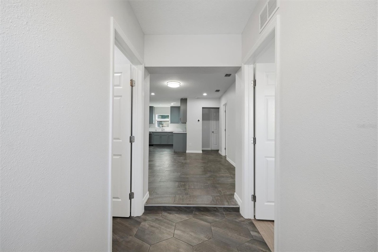2116 W State St - Photo 5 of 34