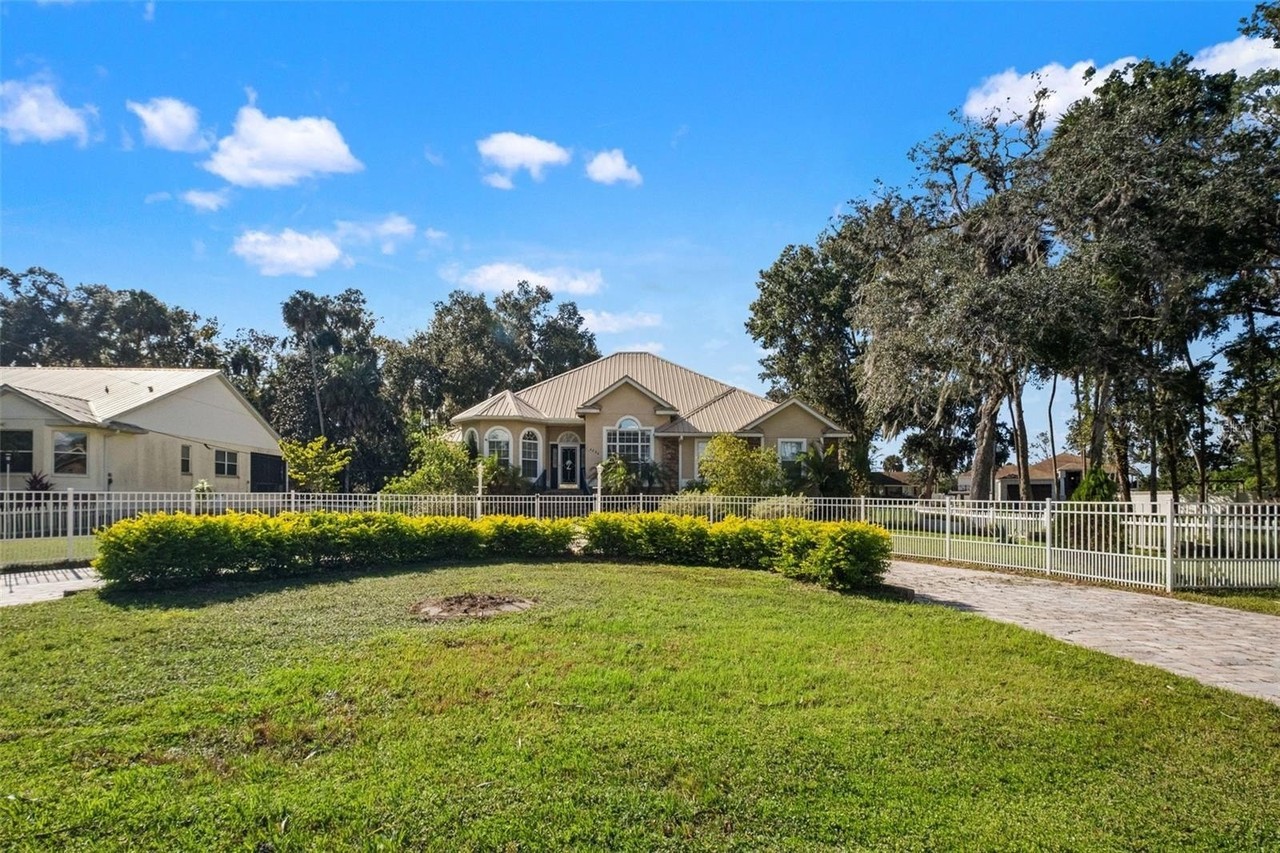 4204 S Purslane Dr - Photo 4 of 50