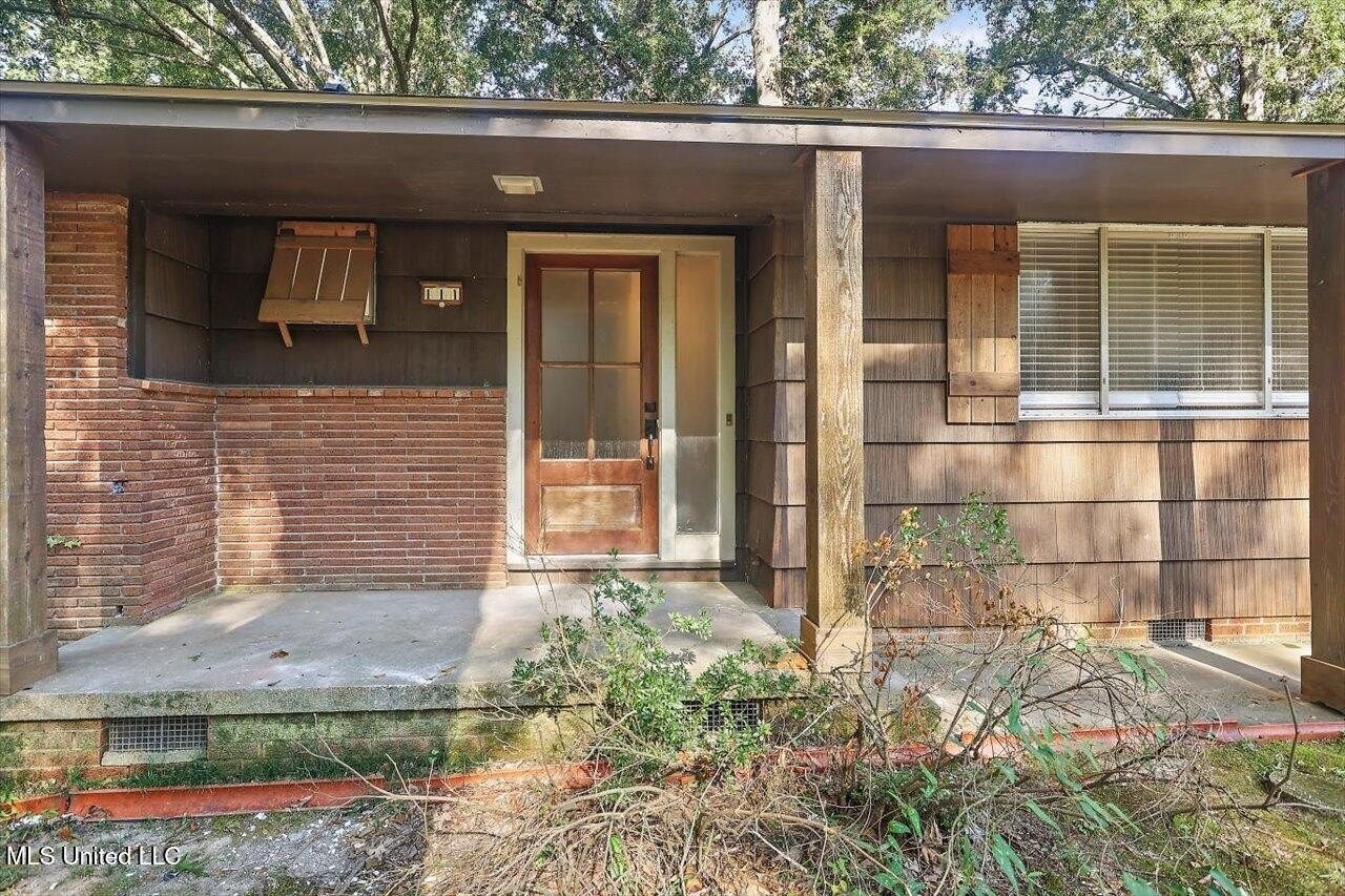 111 Chiswick Cir - Photo 4 of 30