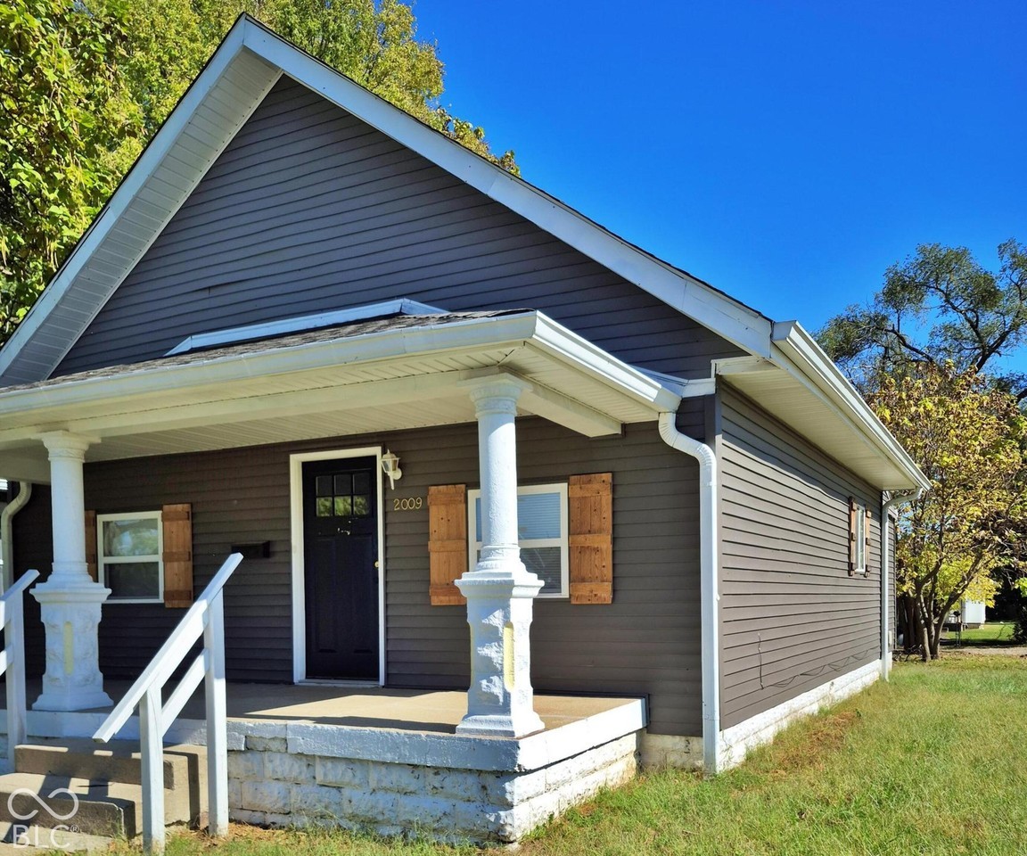 2009 Gent Ave - Photo 2 of 18