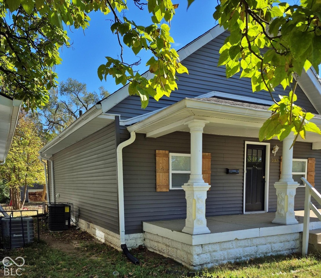 2009 Gent Ave - Photo 3 of 18