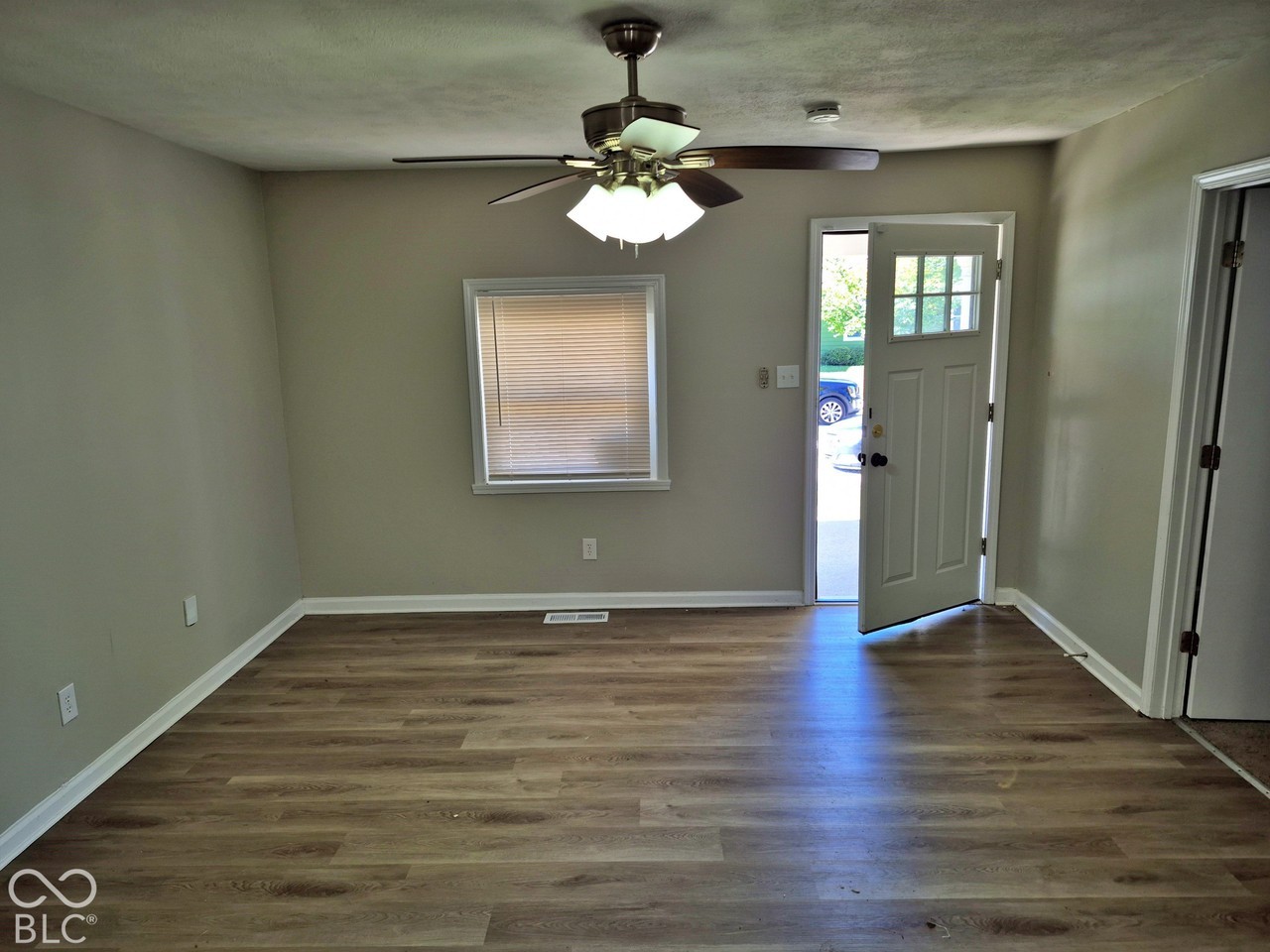 2009 Gent Ave - Photo 5 of 18