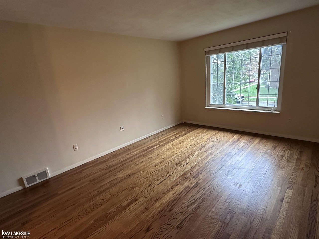 22995 Gary Ln - Photo 2 of 9
