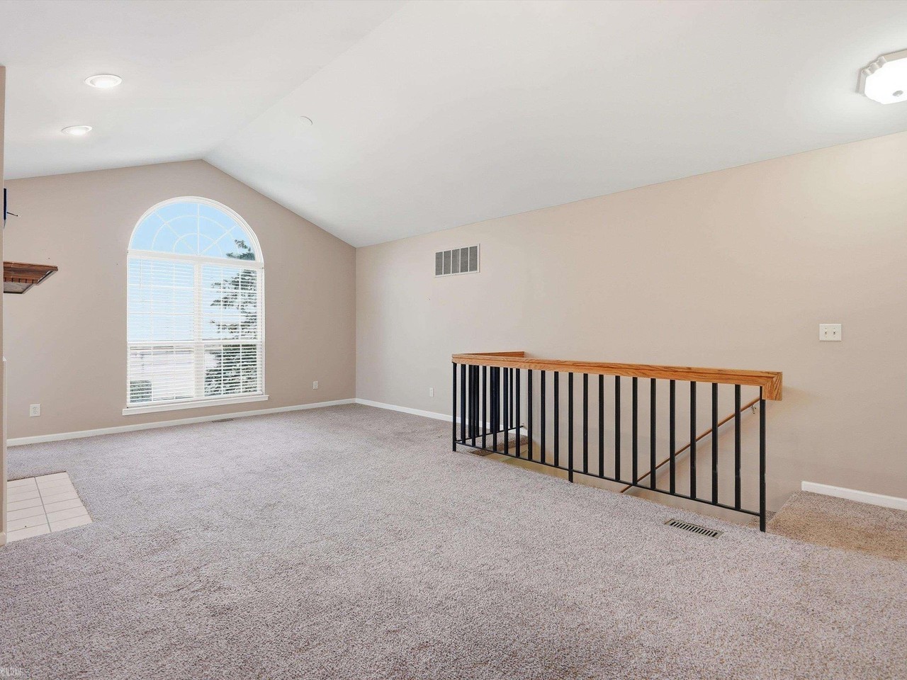 52376 Heatherstone Ave - Photo 3 of 34