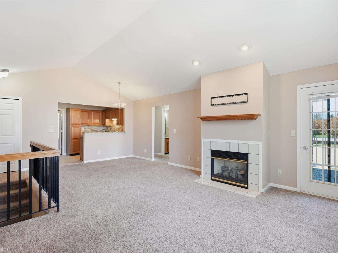 52376 Heatherstone Ave - Photo 5 of 34