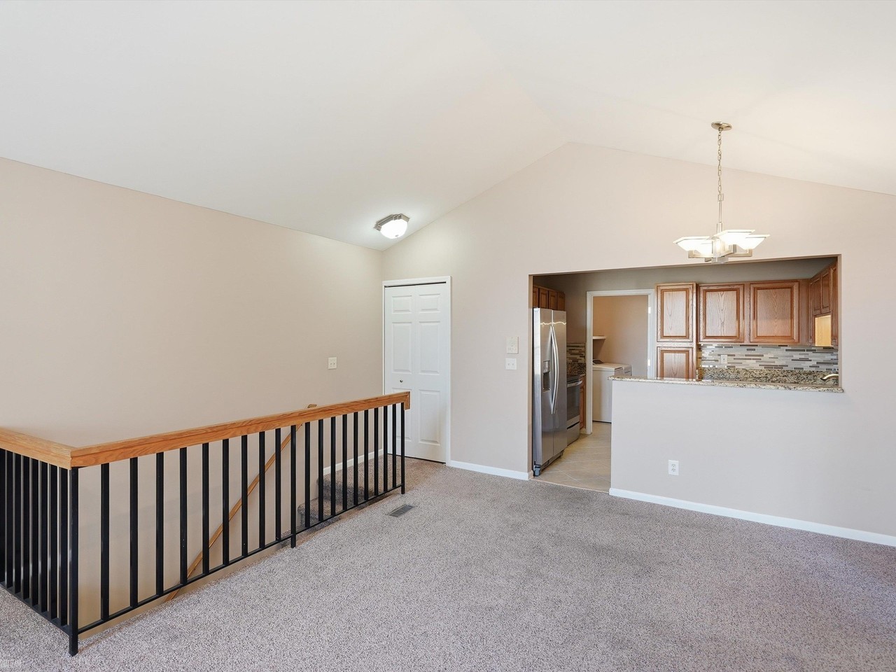 52376 Heatherstone Ave - Photo 6 of 34