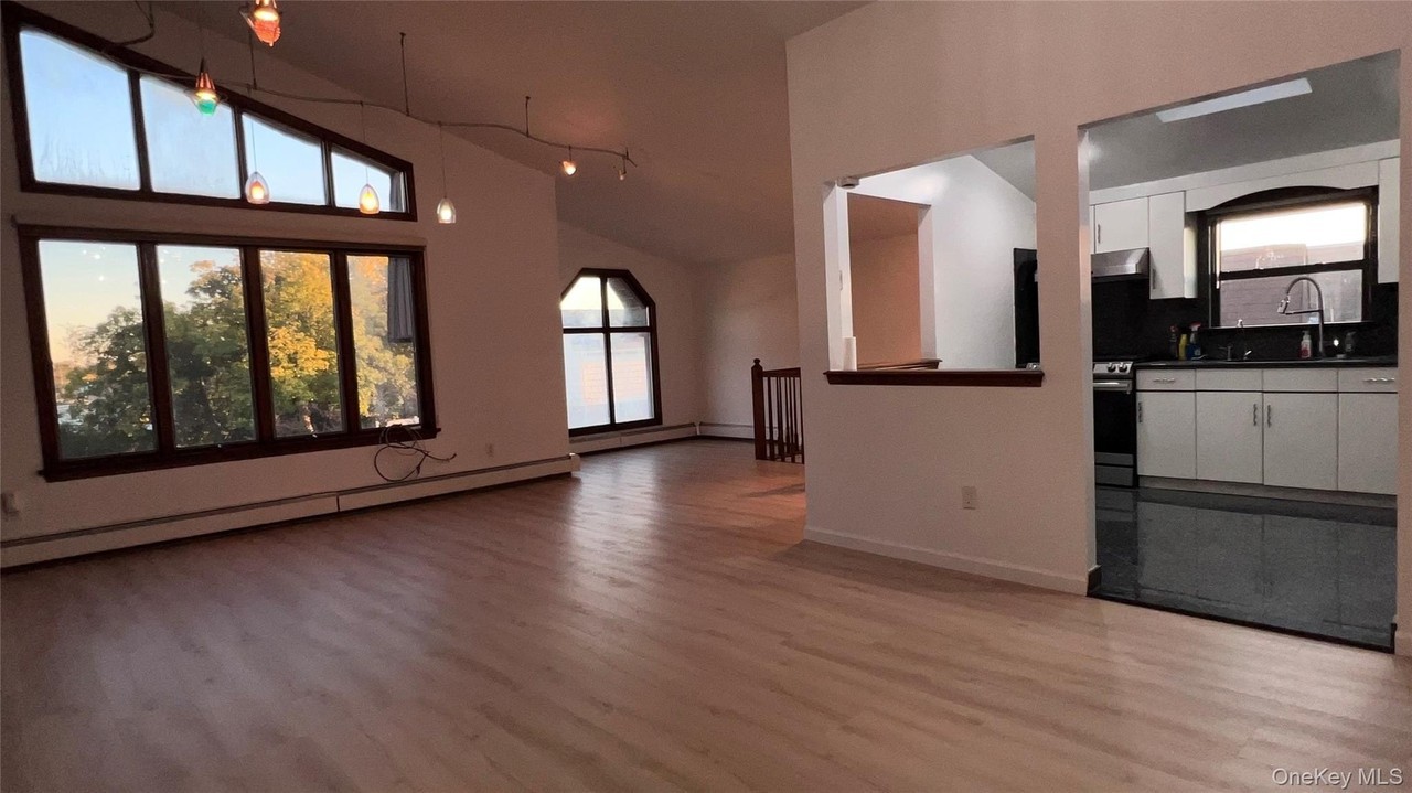 1907 Clintonville St #2FL - Photo 3 of 11