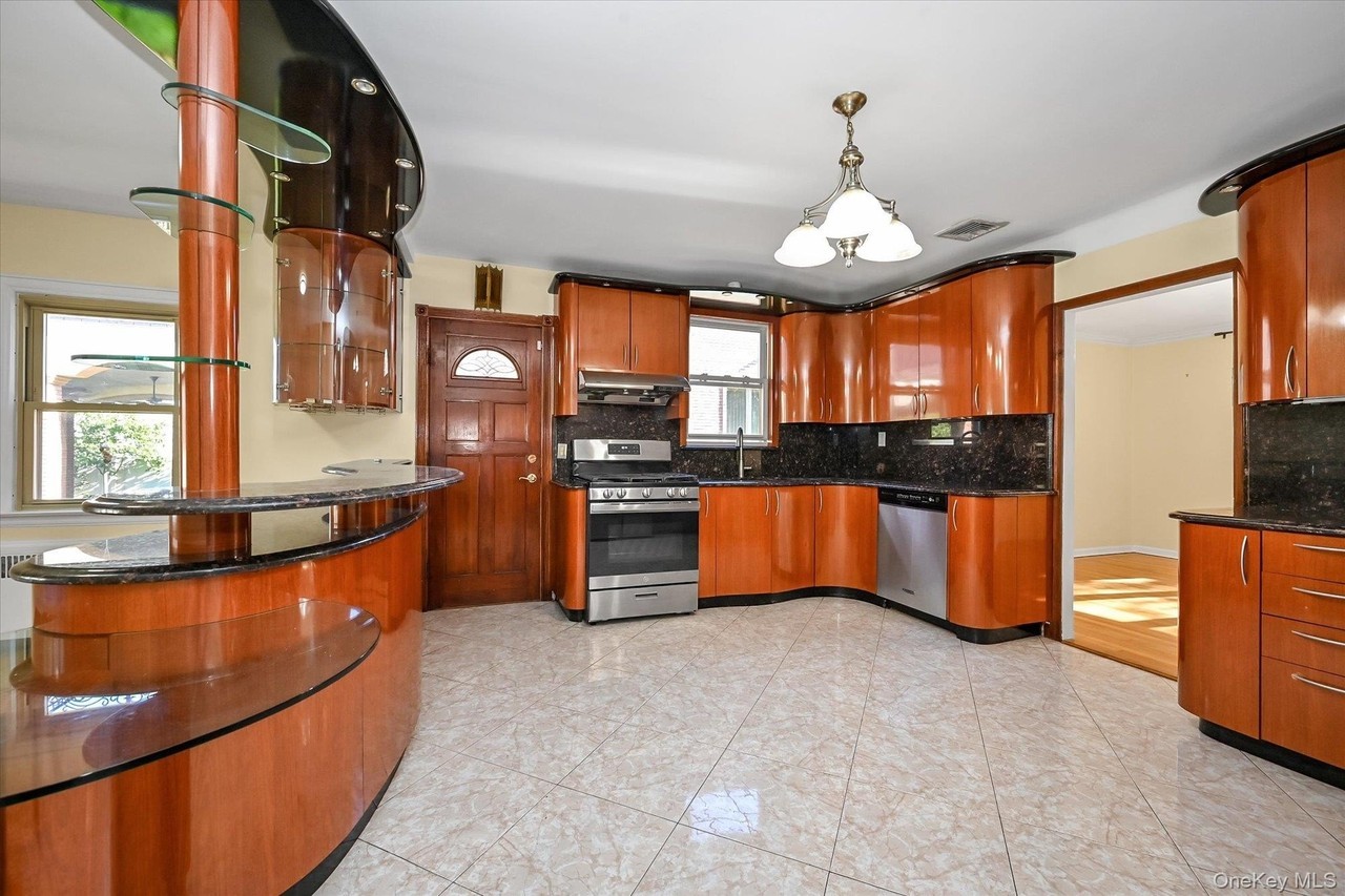 17821 Kildare Rd - Photo 5 of 22