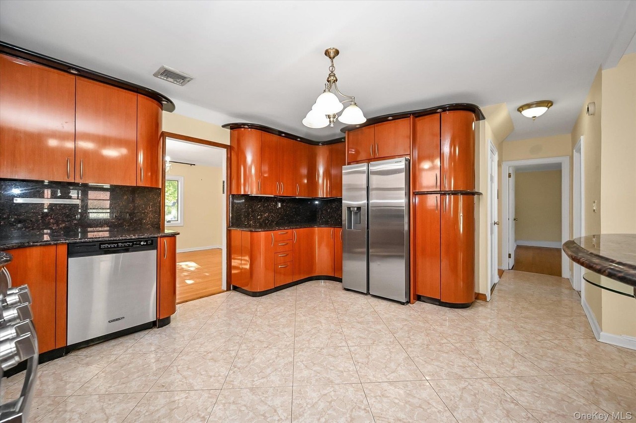 17821 Kildare Rd - Photo 6 of 22