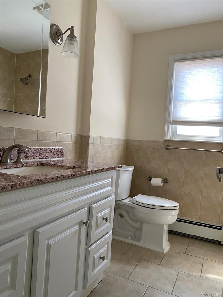 297 Fairfield Ave - Photo 4 of 21