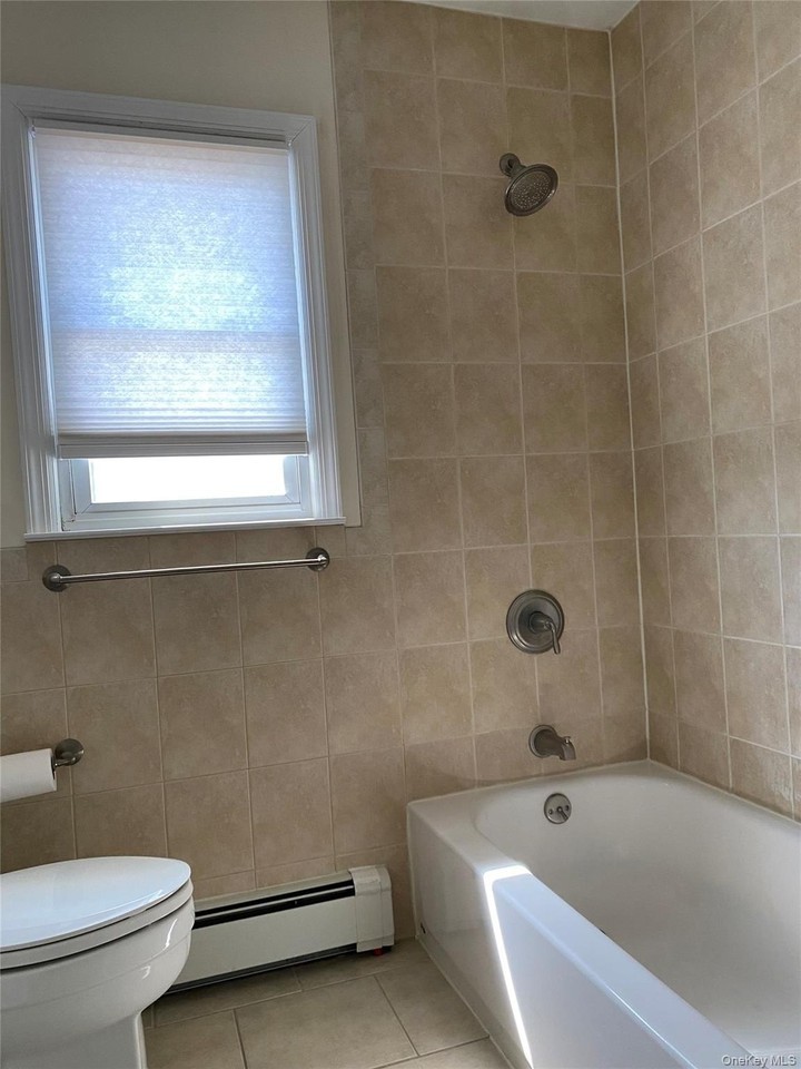 297 Fairfield Ave - Photo 5 of 21
