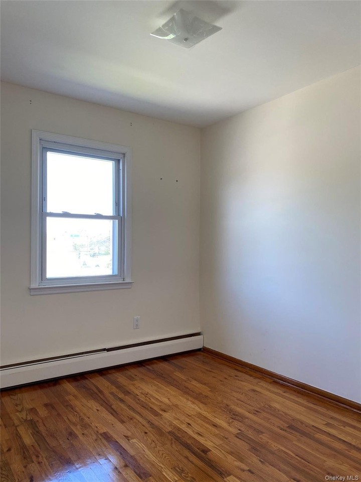 297 Fairfield Ave - Photo 6 of 21