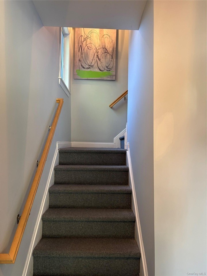 37 Lincoln Ct - Photo 2 of 10