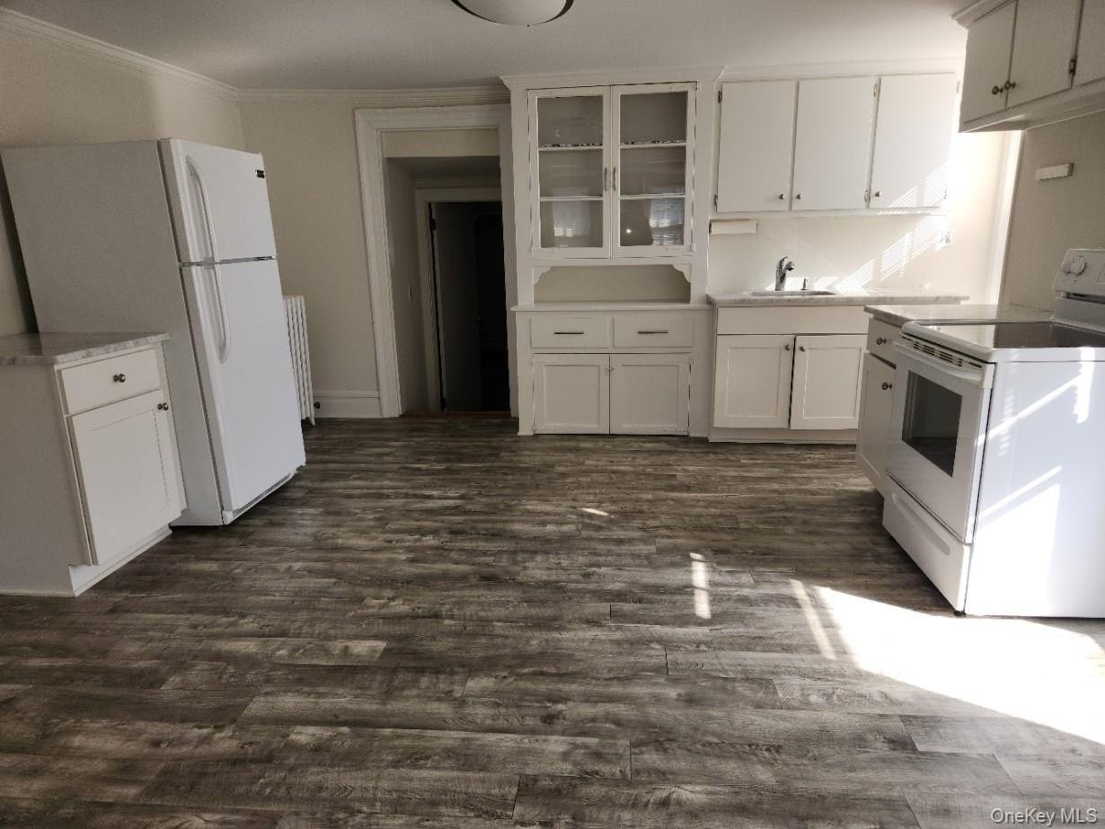 6 Willow Ave - Photo 3 of 9