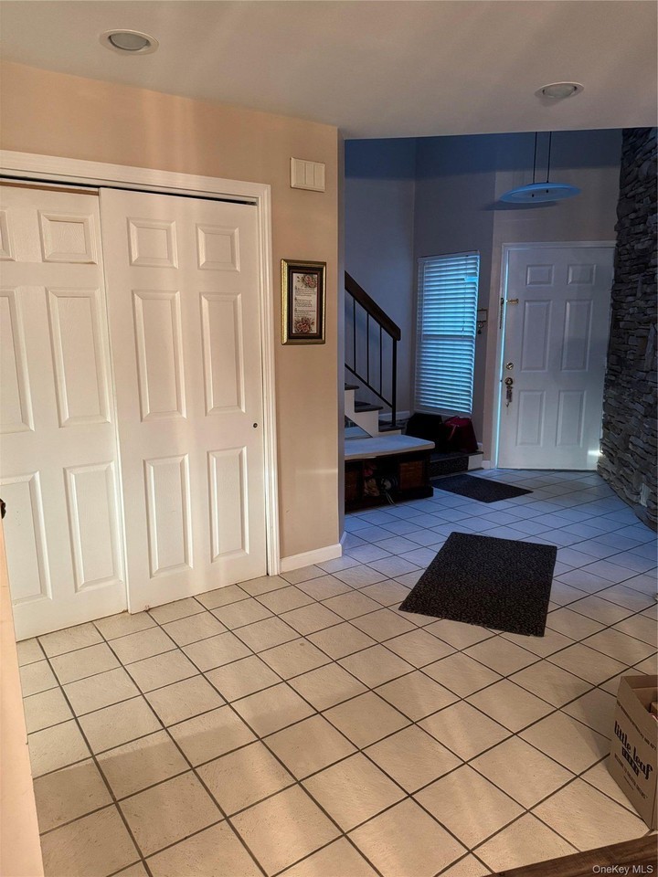 124 Fairfield Dr - Photo 3 of 20