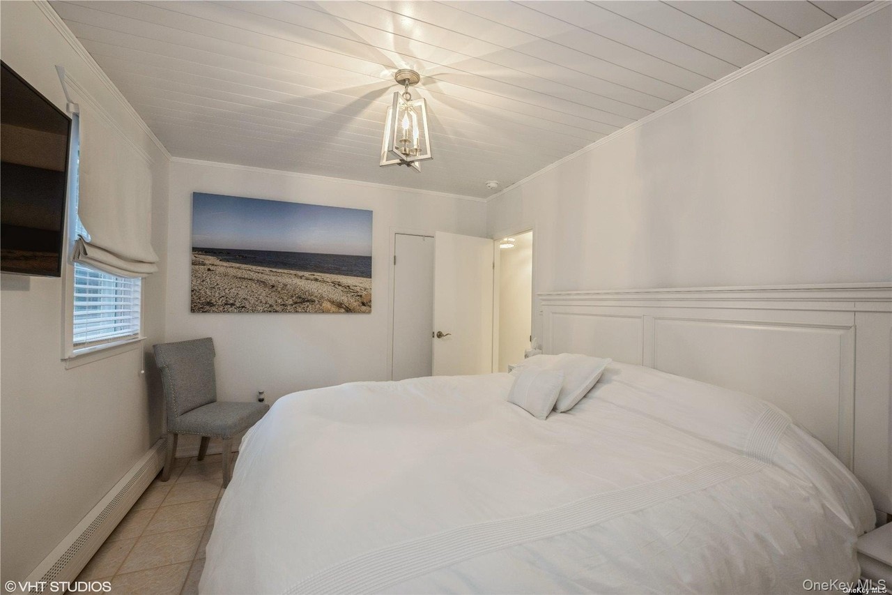 2420 Plum Island Ln - Photo 4 of 11