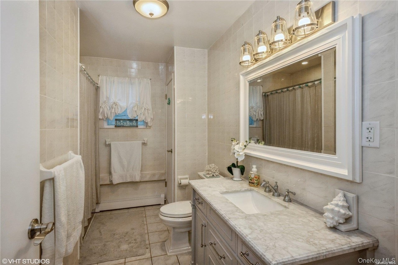 2420 Plum Island Ln - Photo 5 of 11