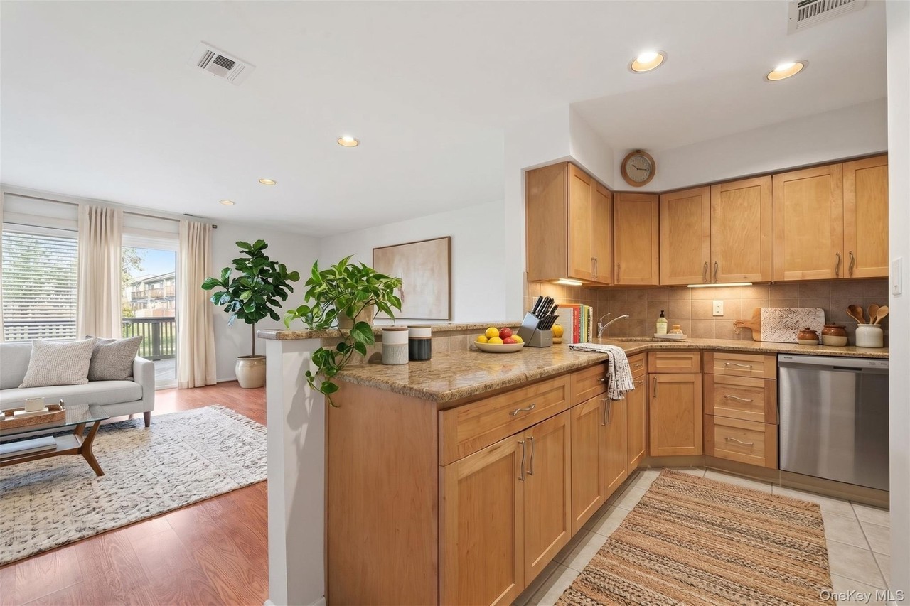 100 Daly Blvd #604 - Photo 4 of 16