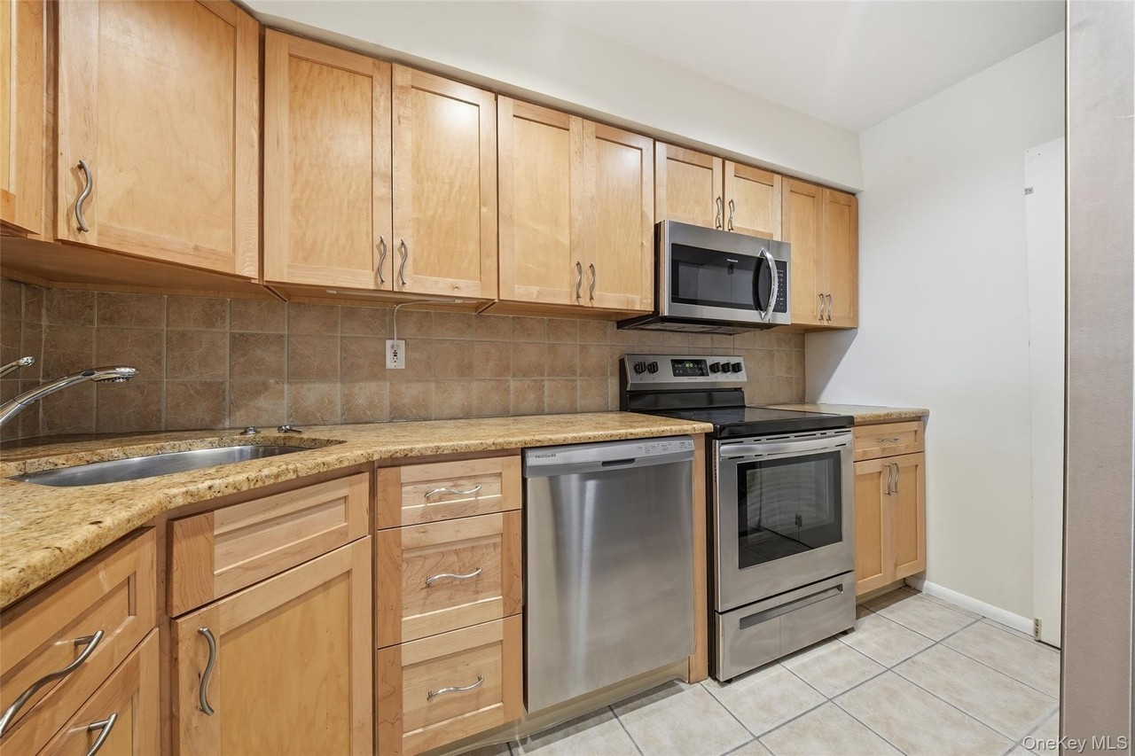 100 Daly Blvd #604 - Photo 5 of 16