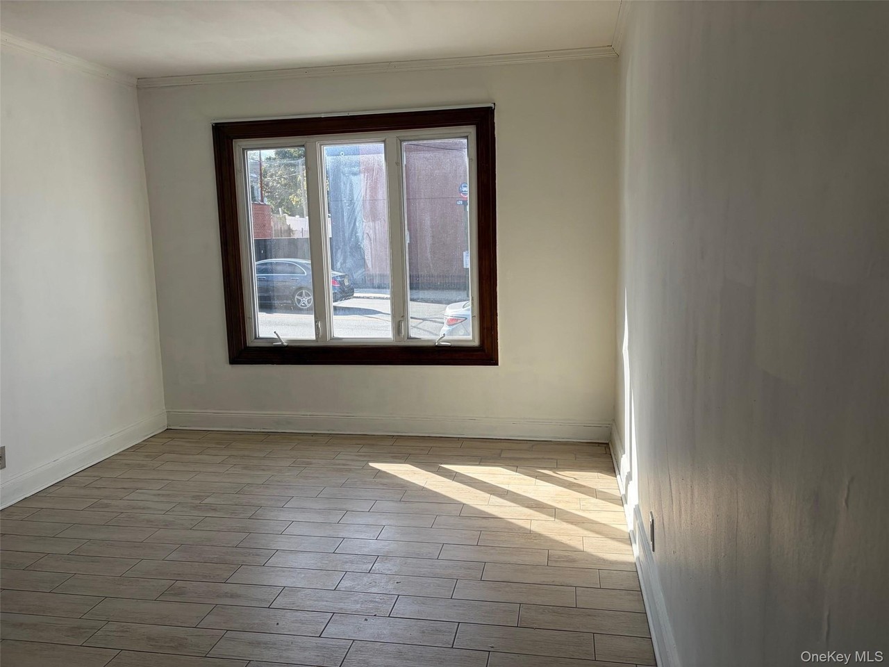 7729 80th St - Photo 3 of 9