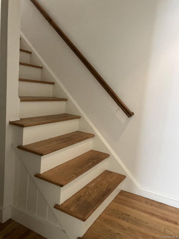 36 Main St - Photo 4 of 6