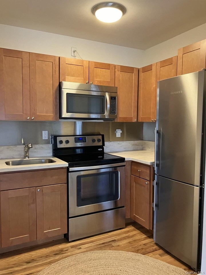 36 Main St - Photo 5 of 6