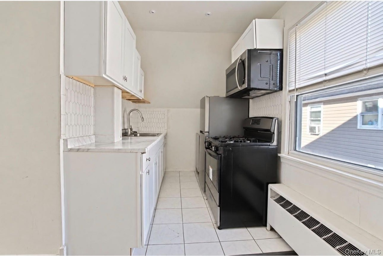 25719 148th Dr - Photo 4 of 8