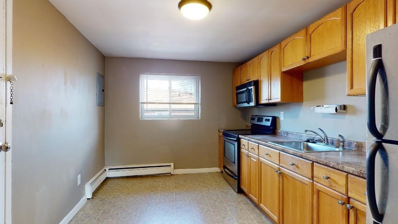 40 Bryon Rd #6 - Photo 2 of 17