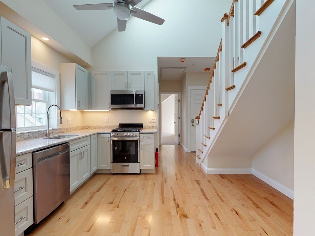 104 Litchfield St #2 - Photo 4 of 17