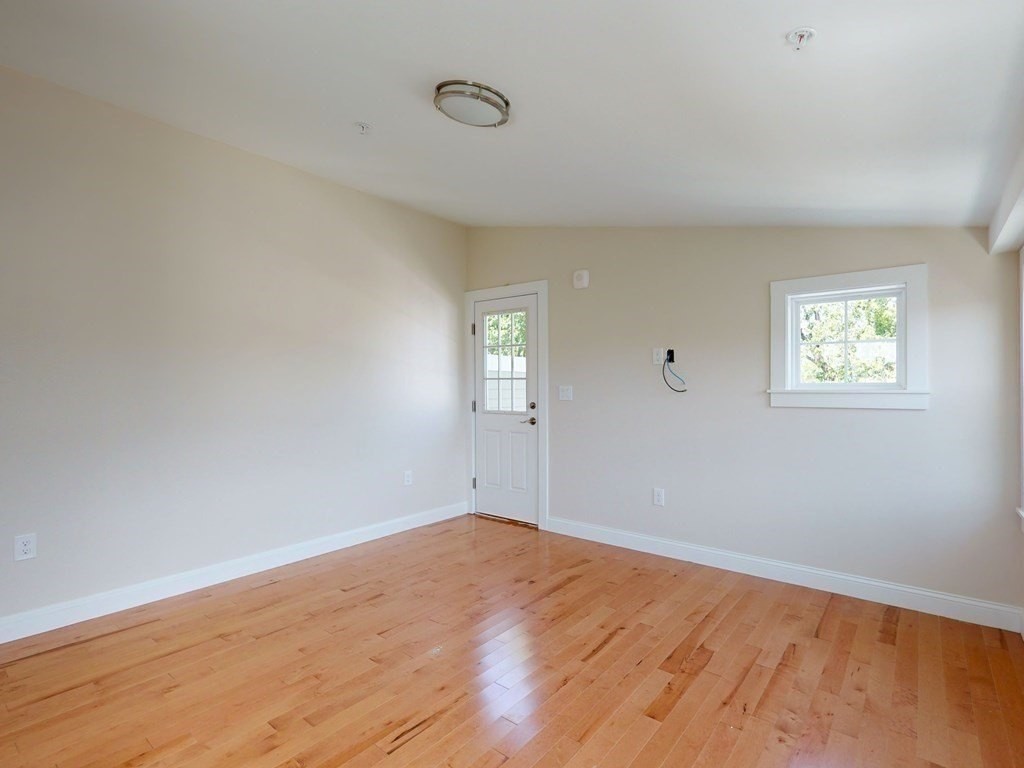 104 Litchfield St #2 - Photo 7 of 17