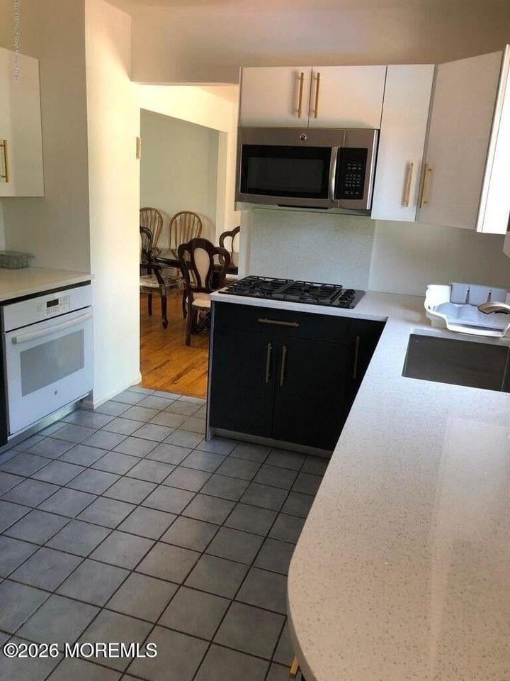 505 W Lincoln Ave - Photo 2 of 4