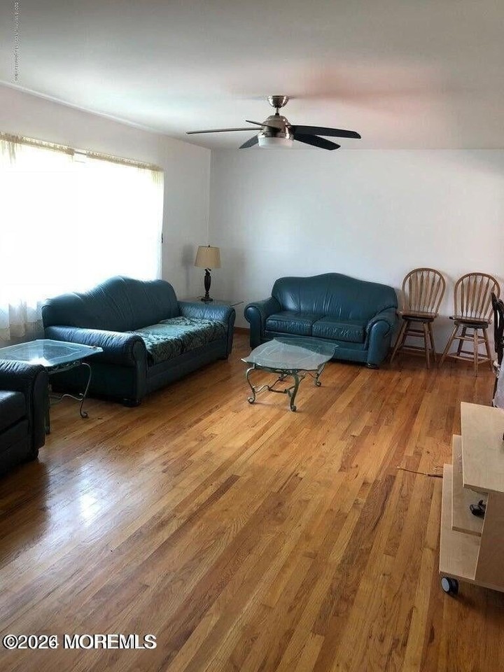 505 W Lincoln Ave - Photo 3 of 4