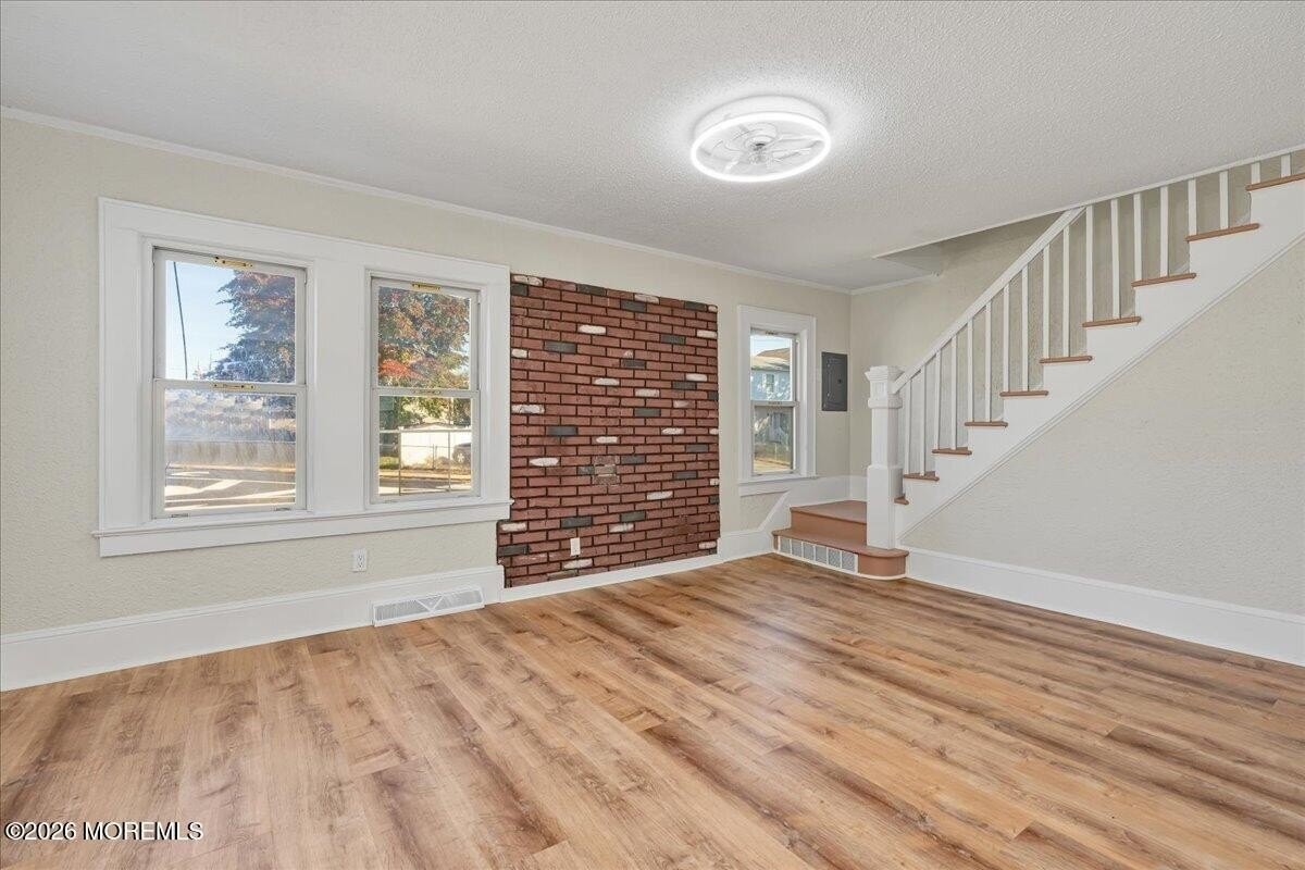 1204 Florence Ave - Photo 6 of 31