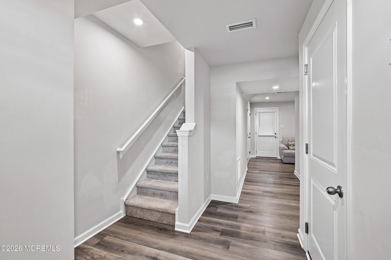 1004 Cyprus Ct #1004 - Photo 5 of 34