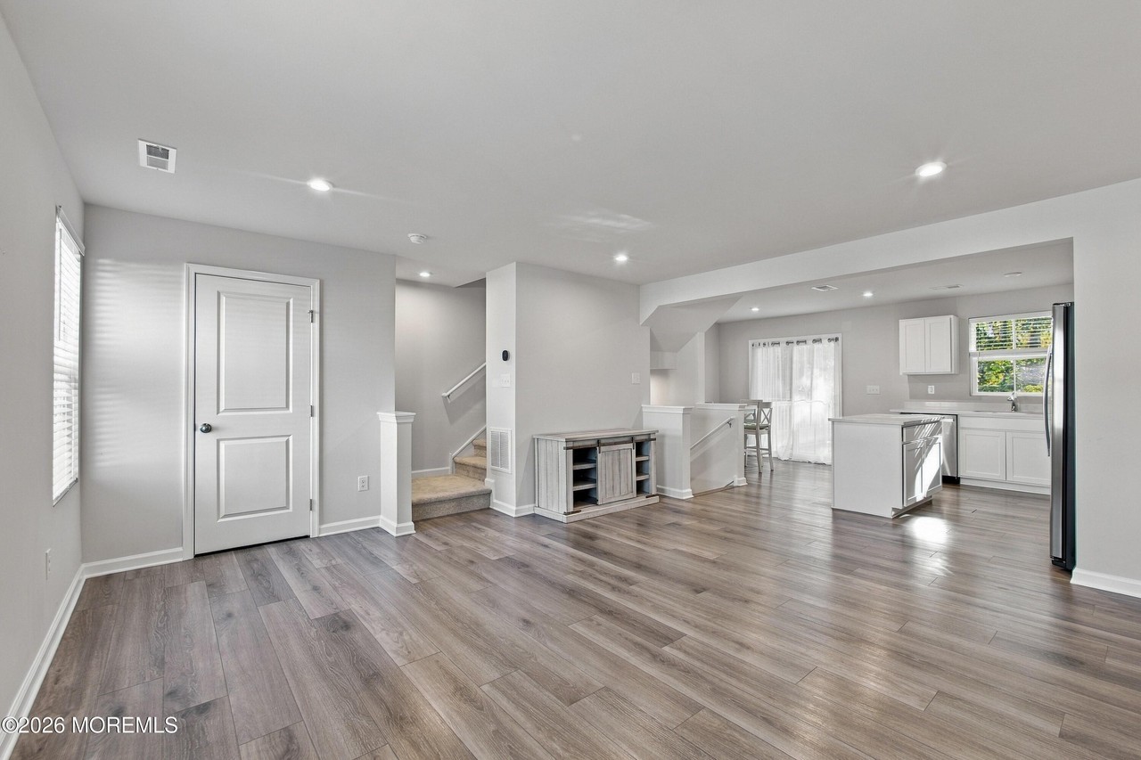 1004 Cyprus Ct #1004 - Photo 7 of 34