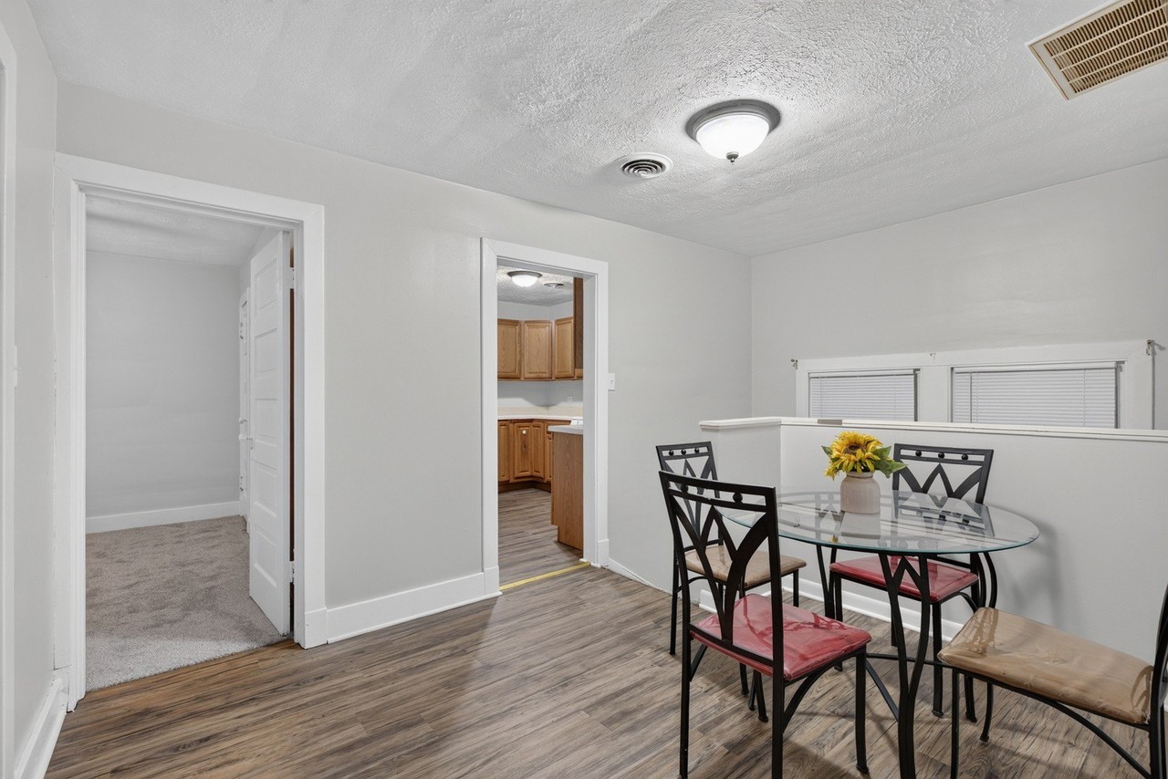611 Webster St #B - Photo 6 of 14