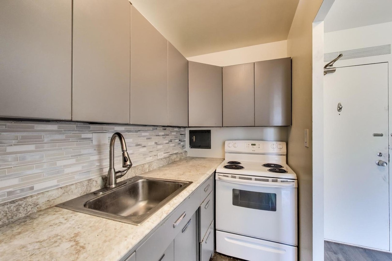 3600 N Lake Shore Dr #616 - Photo 4 of 16