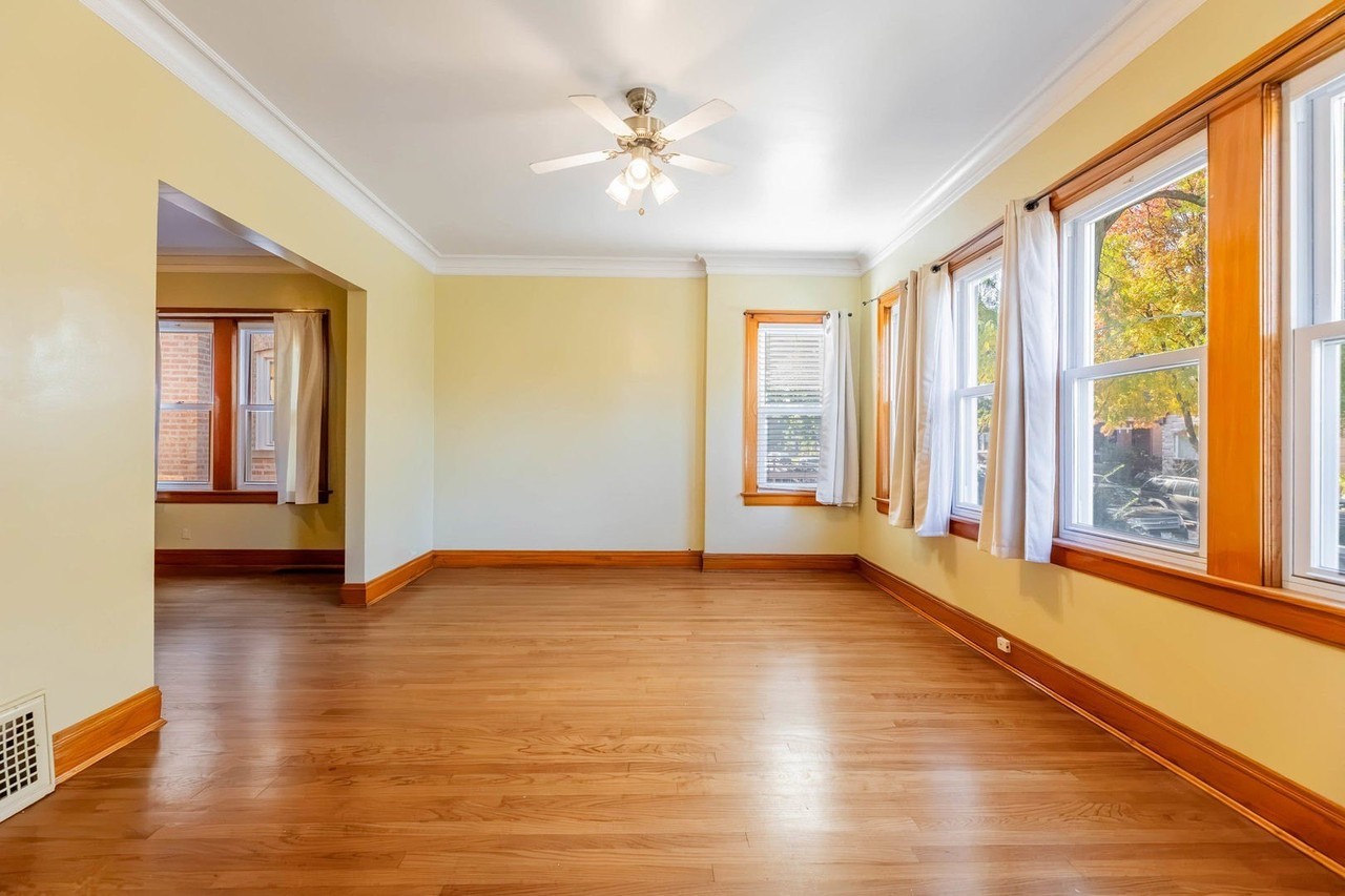 5343 S Christiana Ave - Photo 3 of 16