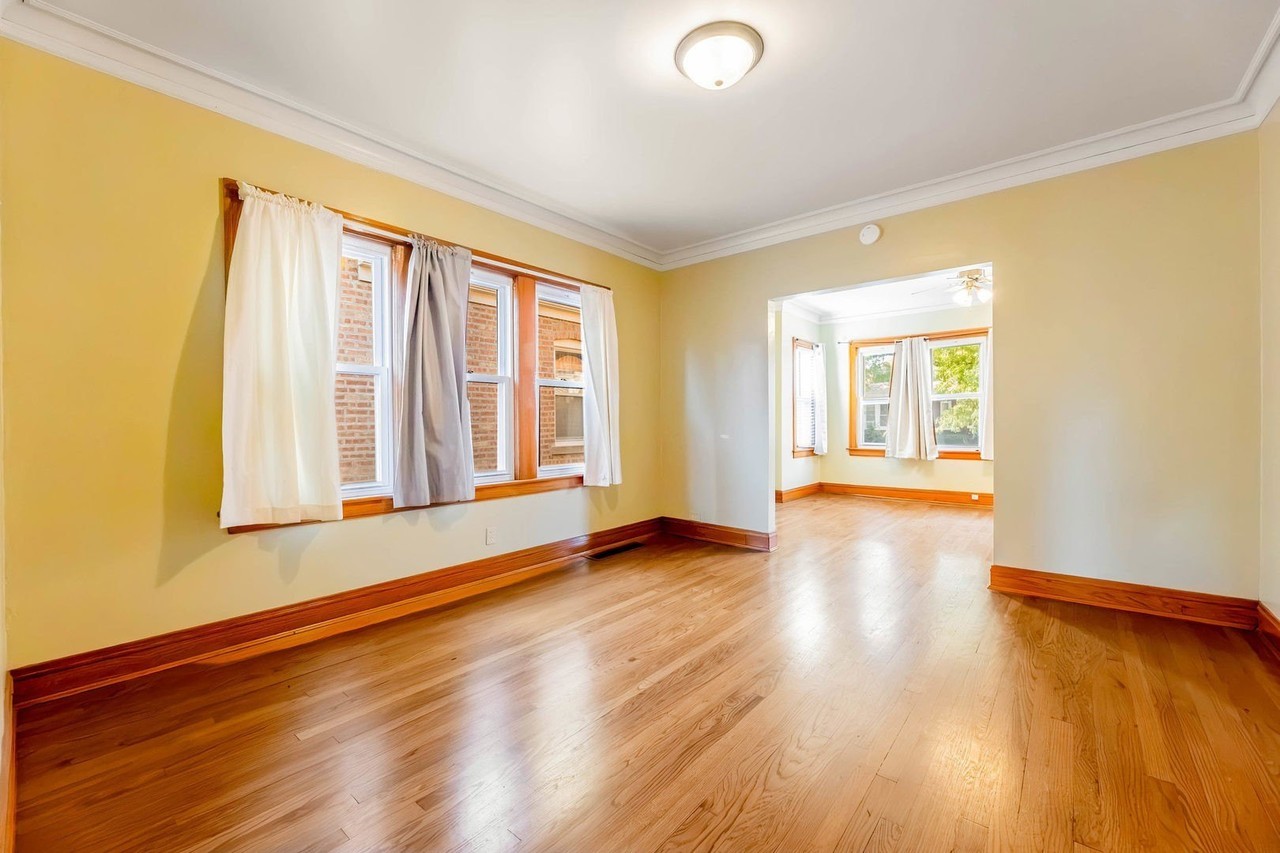 5343 S Christiana Ave - Photo 5 of 16
