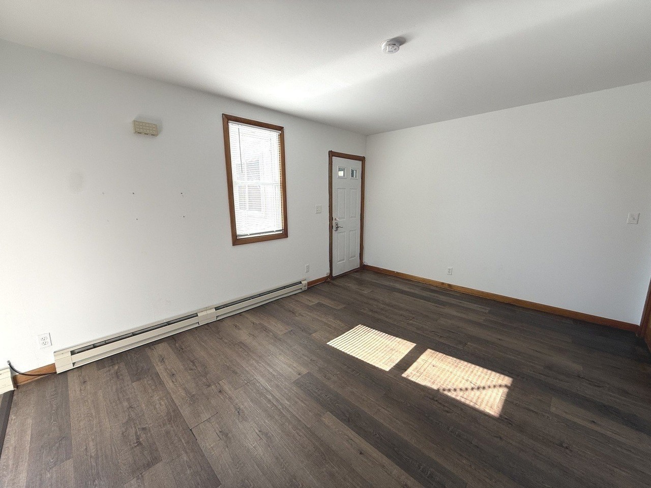 148 N Sycamore St #B2 - Photo 6 of 14