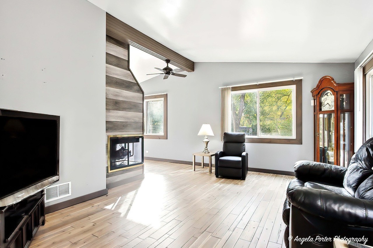 34679 N Hiawatha Trl - Photo 3 of 29