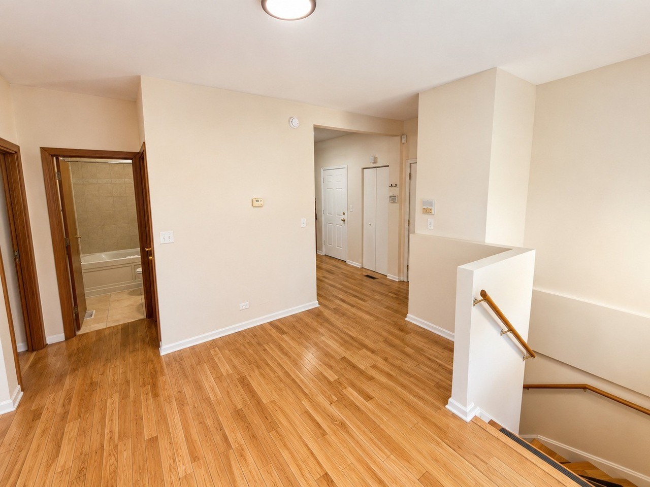 3105 W Argyle St #1 - Photo 5 of 25