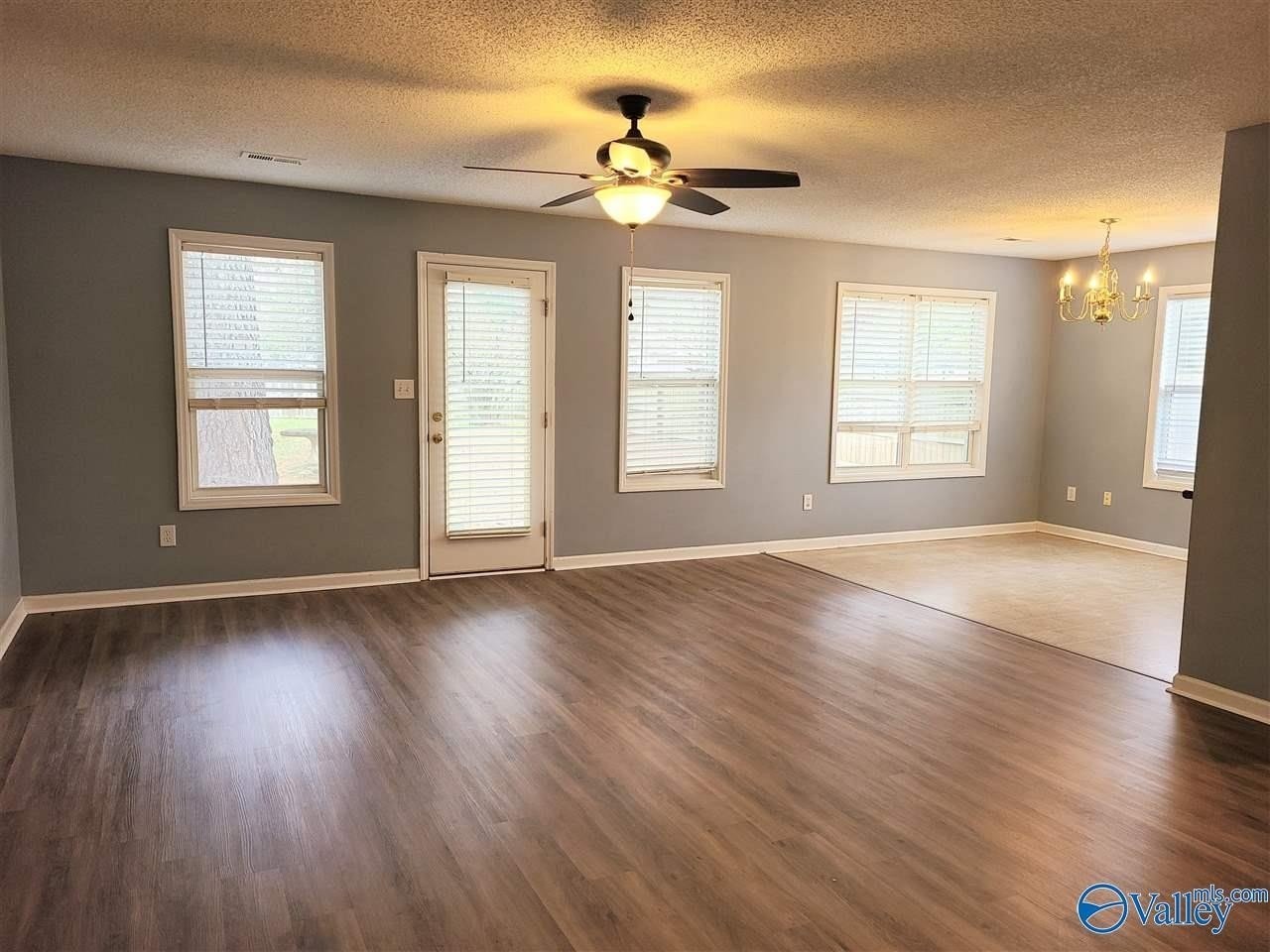 105 Lisa Michele Dr - Photo 2 of 11