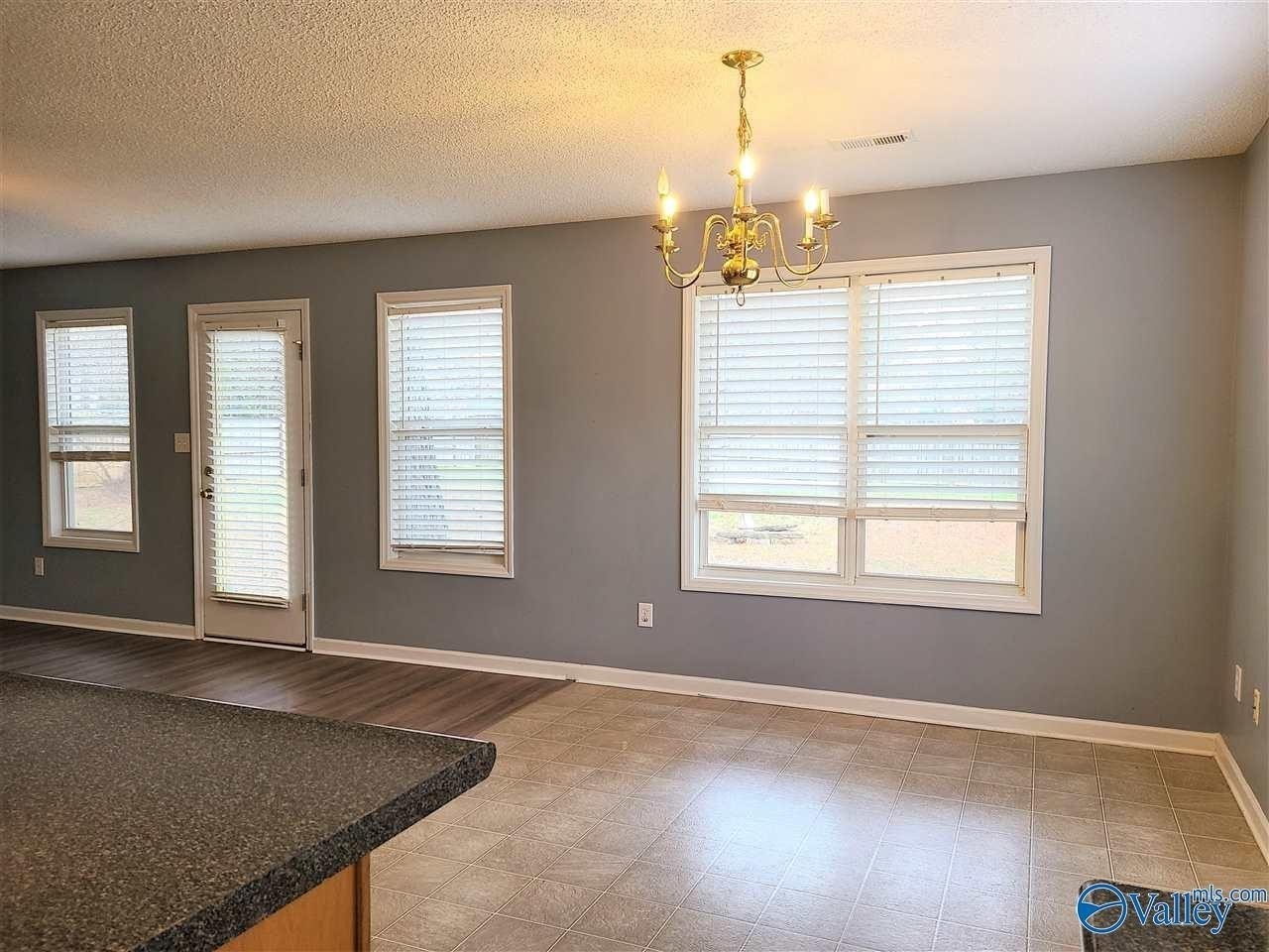 105 Lisa Michele Dr - Photo 4 of 11
