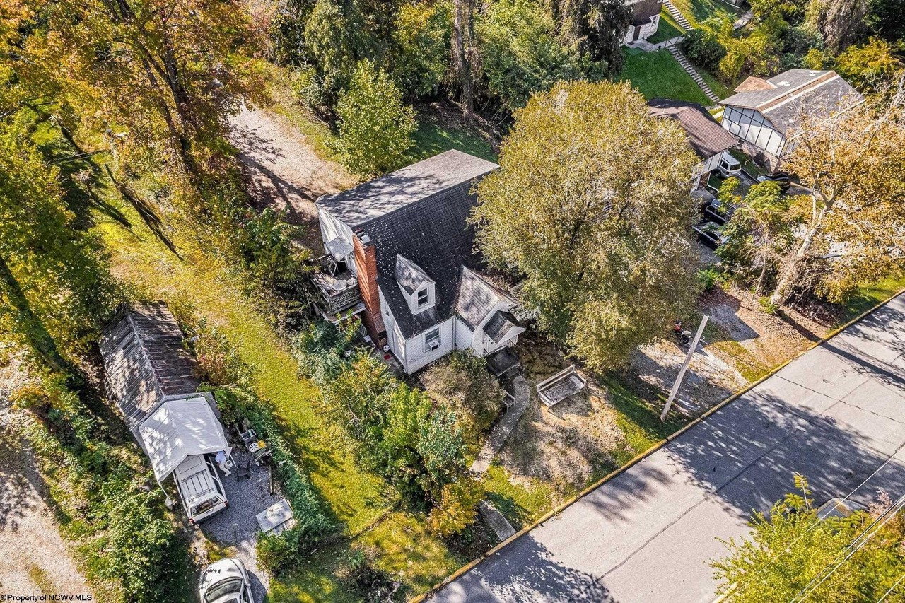 228 Cornell Ave - Photo 4 of 23