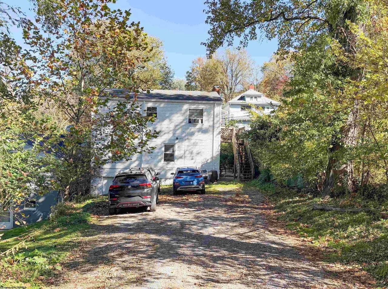 228 Cornell Ave - Photo 6 of 23