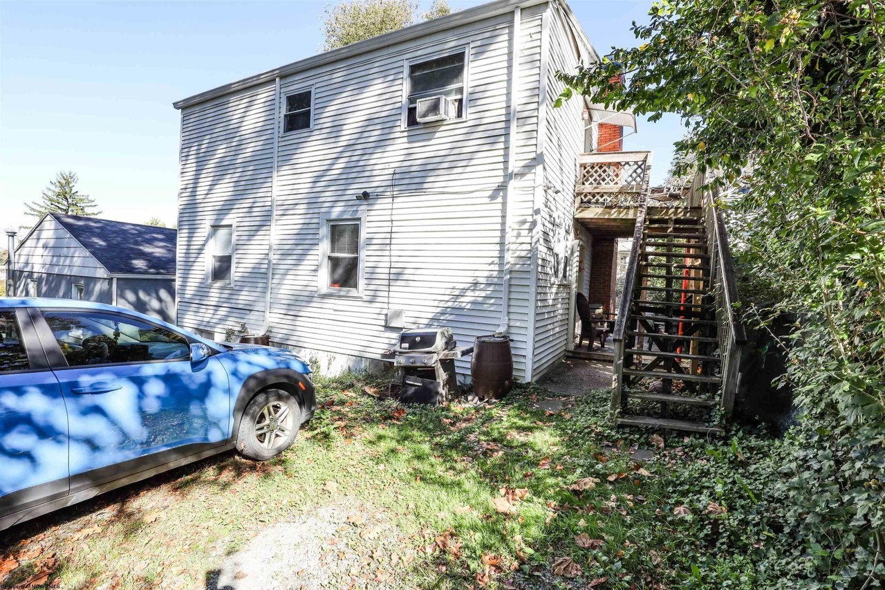 228 Cornell Ave - Photo 7 of 23
