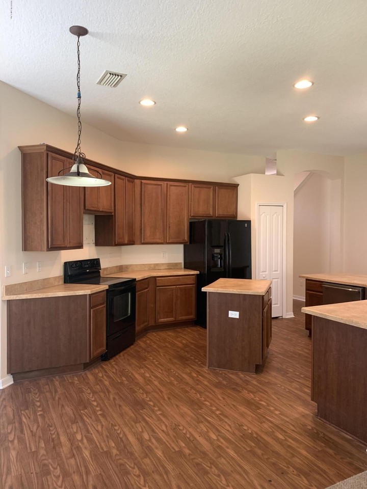 13115 Tom Morris Dr - Photo 3 of 18